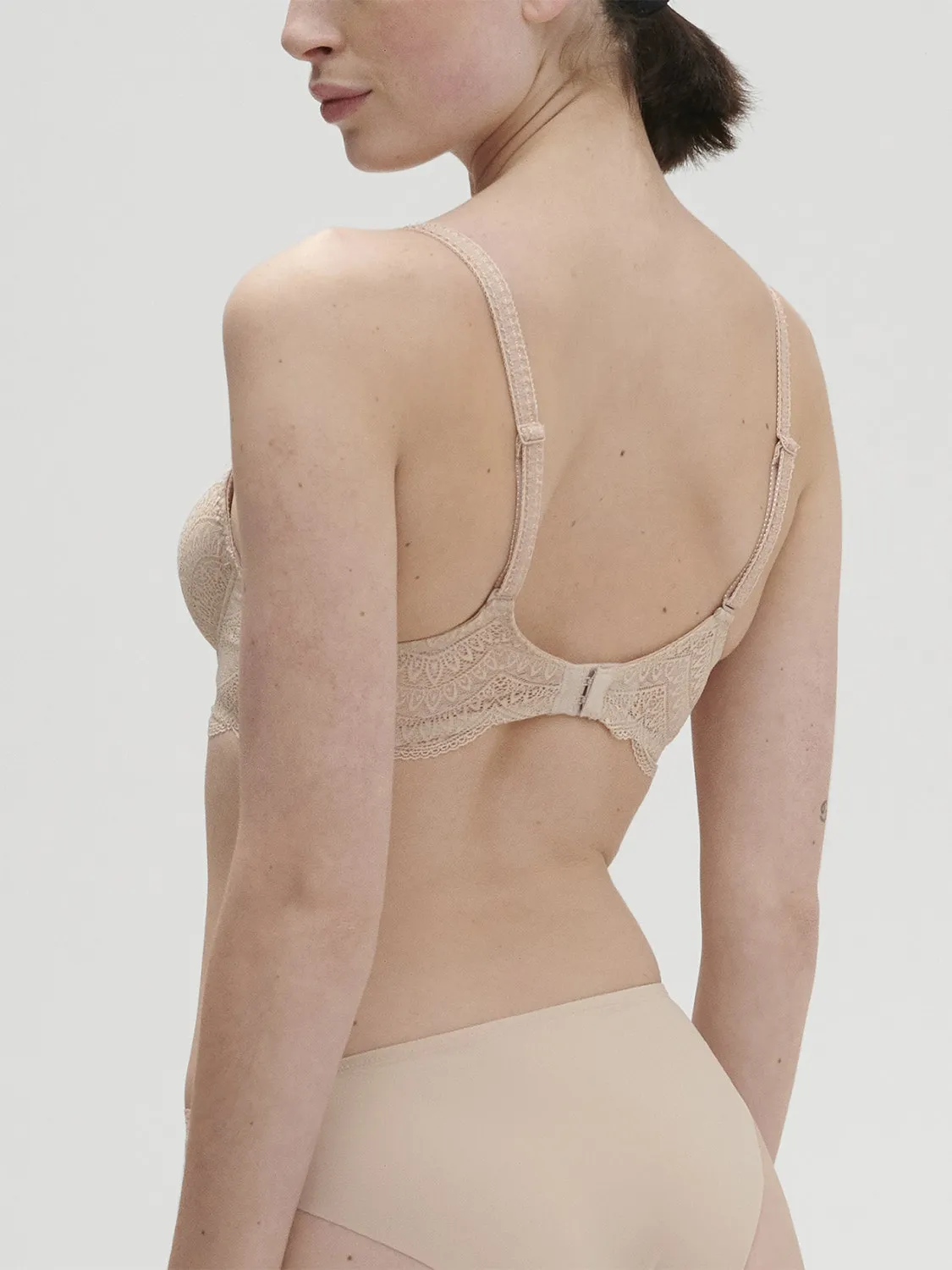 Karma Triangle 3D Demi - Peau Rose