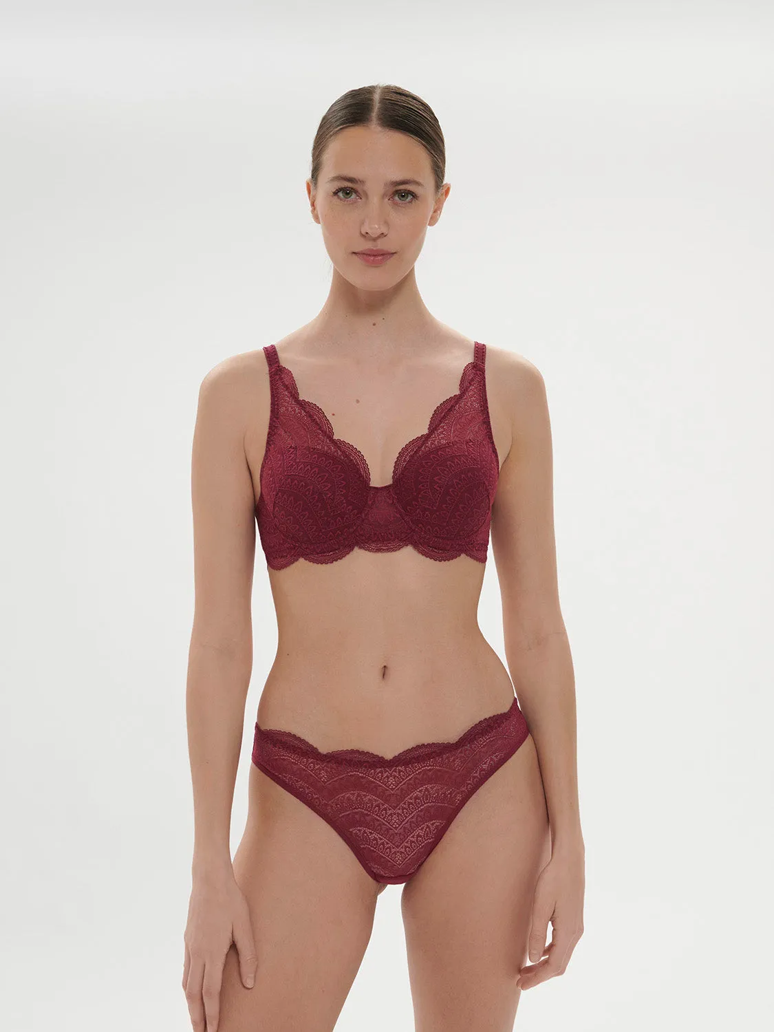 Karma Triangle 3D Demi - Spinel Red